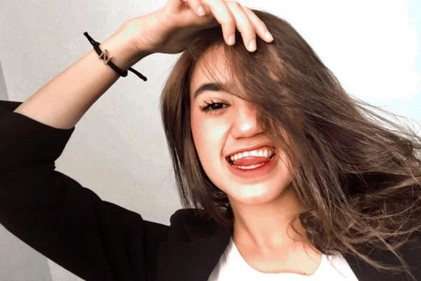 Arek Malang Dapat 5 Yes di Indonesian Idol! Ini Sosok Nabilah Vadaq