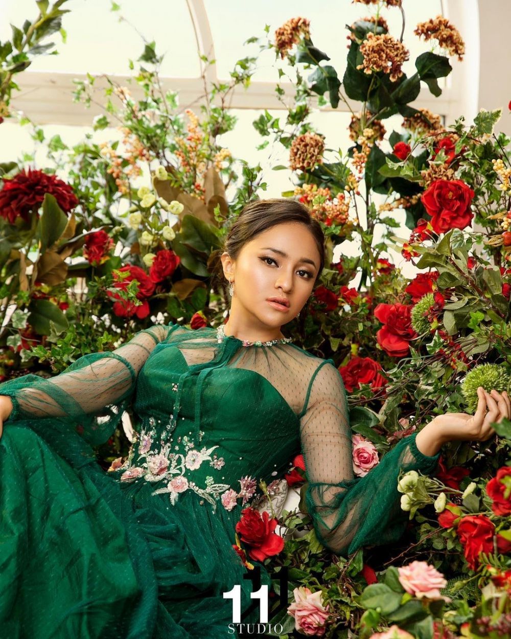 Wanita Berdarah Minang, 10 Adu Pesona Nikita Willy dan Marshanda
