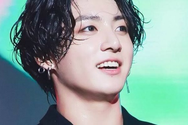 10 Pesona Menggemaskan Jungkook BTS di Panggung, Imut Banget!