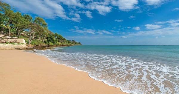 10 Rekomendasi Pantai dengan Panorama Indah di Bima, Bikin Terpesona!