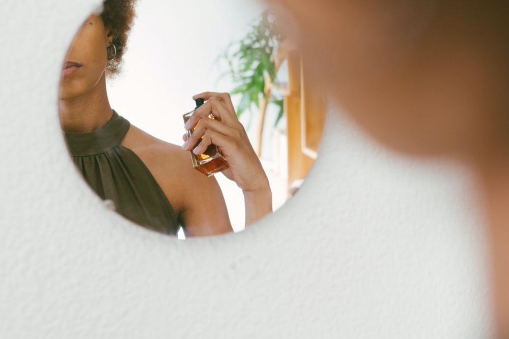7 Kesalahan saat Memakai Parfum, Bisa Bikin Mual dan Gak Awet