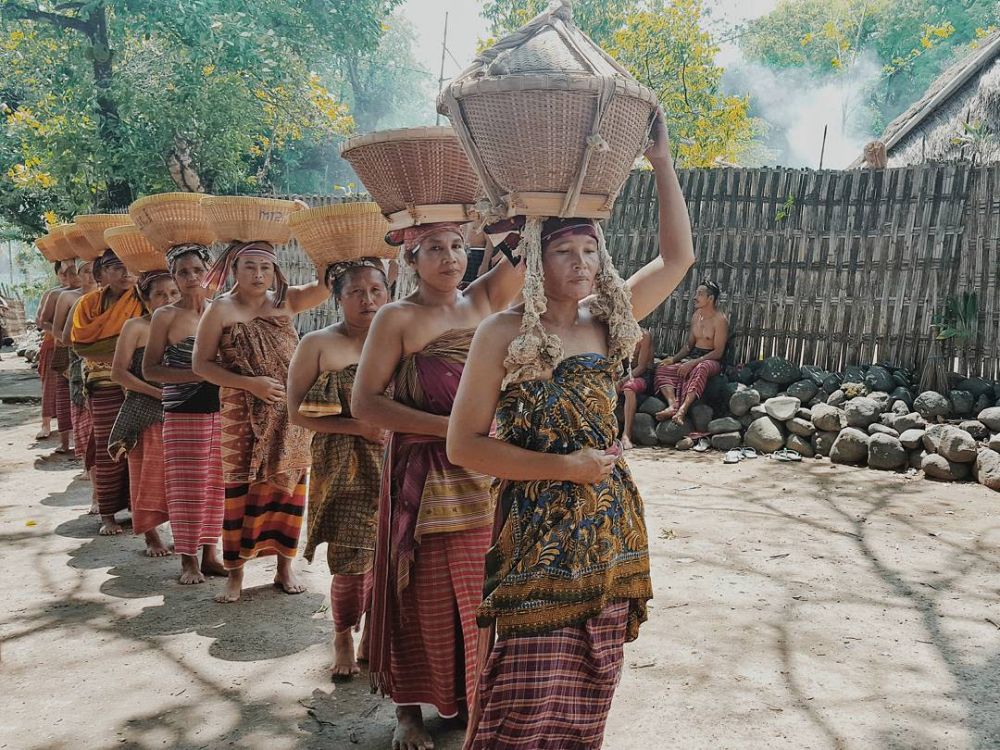 7 Peribahasa  Daerah Ini Ajarkan Arti Hubungan Antar Manusia