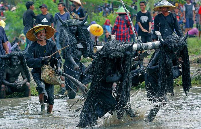 5 Tradisi Daerah Jawa Timur yang Tak Lepas dari Kisah Mistis