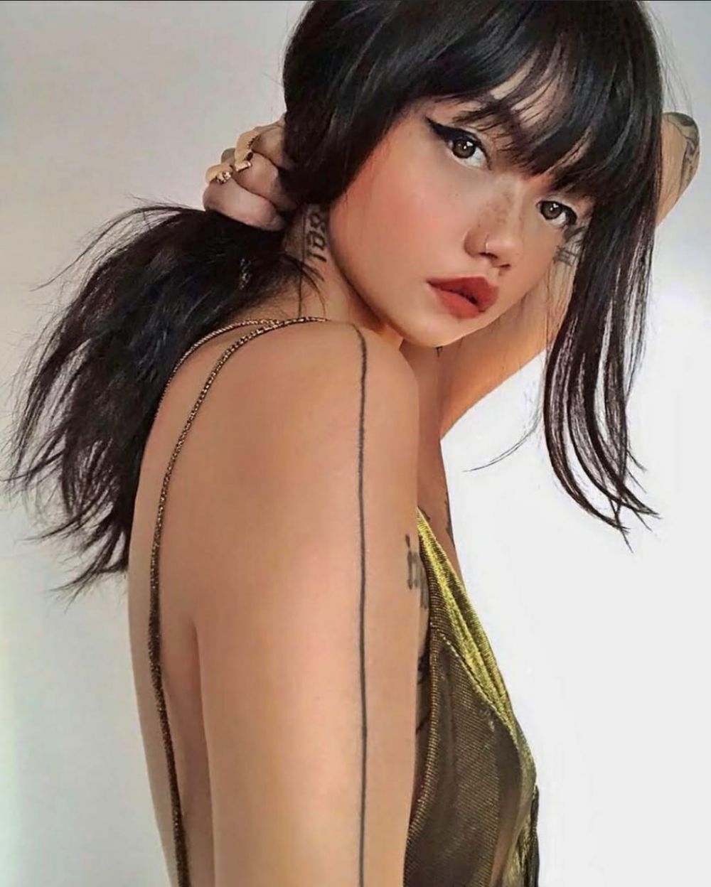 Dikatakan meninggal, 10 foto Dylan Sada, seorang model Indonesia