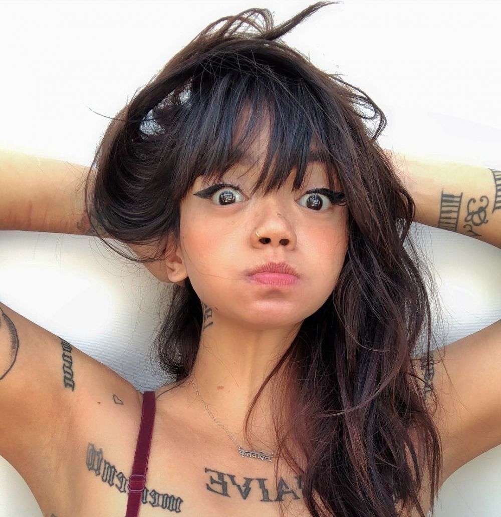 Dikatakan meninggal, 10 foto Dylan Sada, seorang model Indonesia