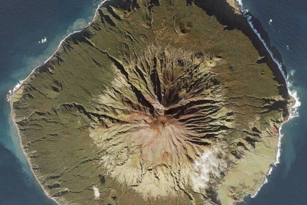 5 Fakta Tristan Da Cunha, Tempat Paling Terpencil di Dunia