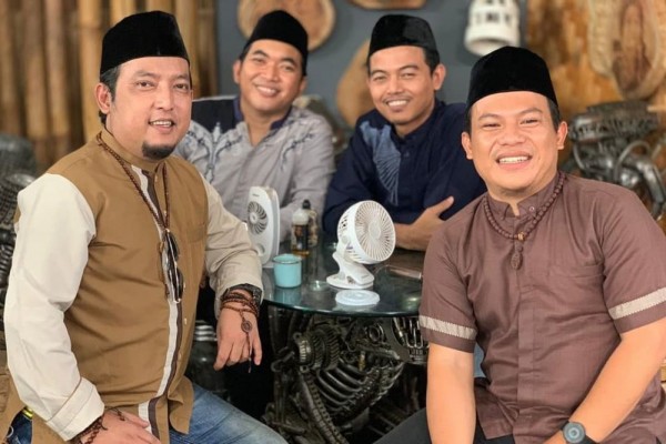 Sukses Main Sinetron, 10 Potret Kebersamaan Personel Wali Band