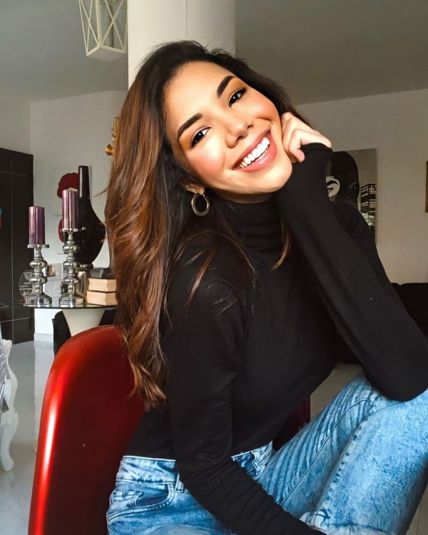 9 Potret Thalia Olvino, Miss Venezuela 2019 yang Memesona Abis