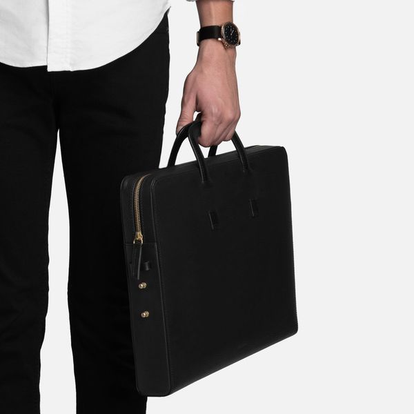 9 Model Tas Cowok Ini Ngetren di Tahun 2020