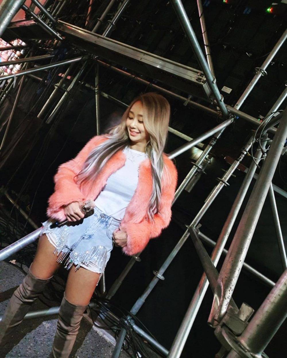 Genap 30 Tahun, 10 Potret Hyolyn yang Makin Kece dengan Rambut Blonde