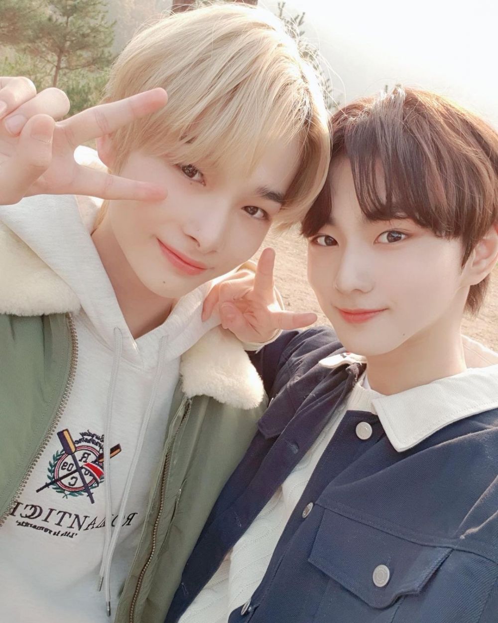 9 Potret Selfie Jungwon dan Niki ENHYPEN yang Kompak Abis!