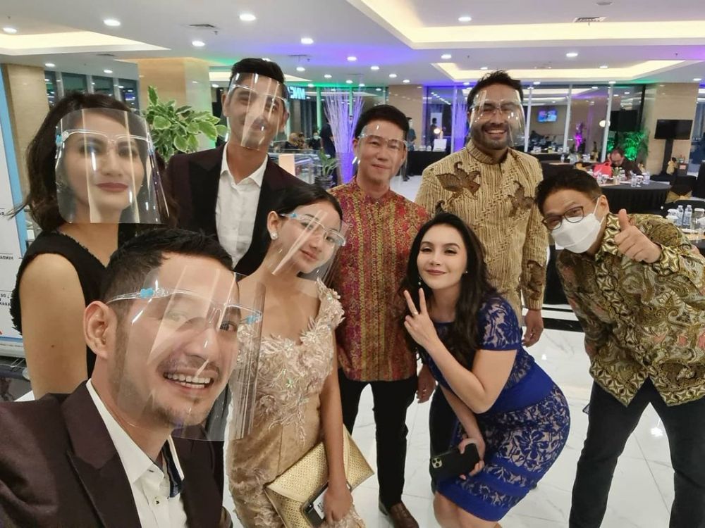Di Sinetron Musuhan, 10 Potret Akrab Arya Saloka dan Evan Sanders