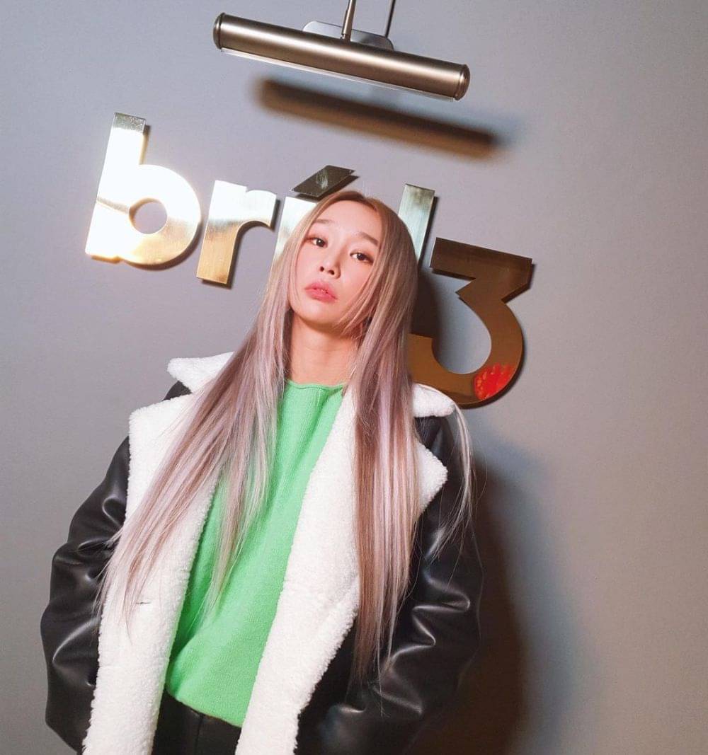 Genap 30 Tahun, 10 Potret Hyolyn yang Makin Kece dengan Rambut Blonde