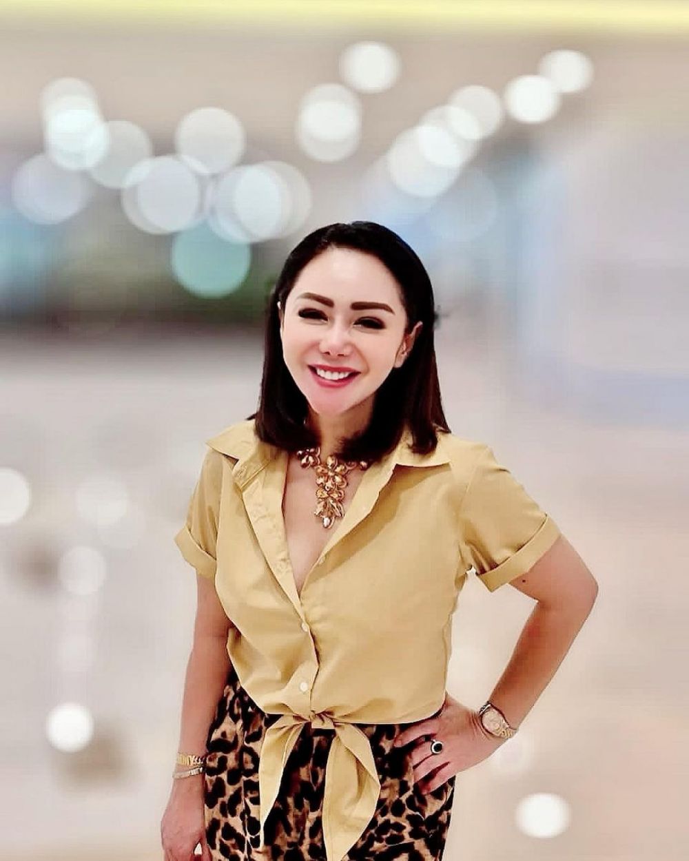 Usia 47 Tahun Bak ABG, 10 Potret Femmy Permatasari Bikin Melek!