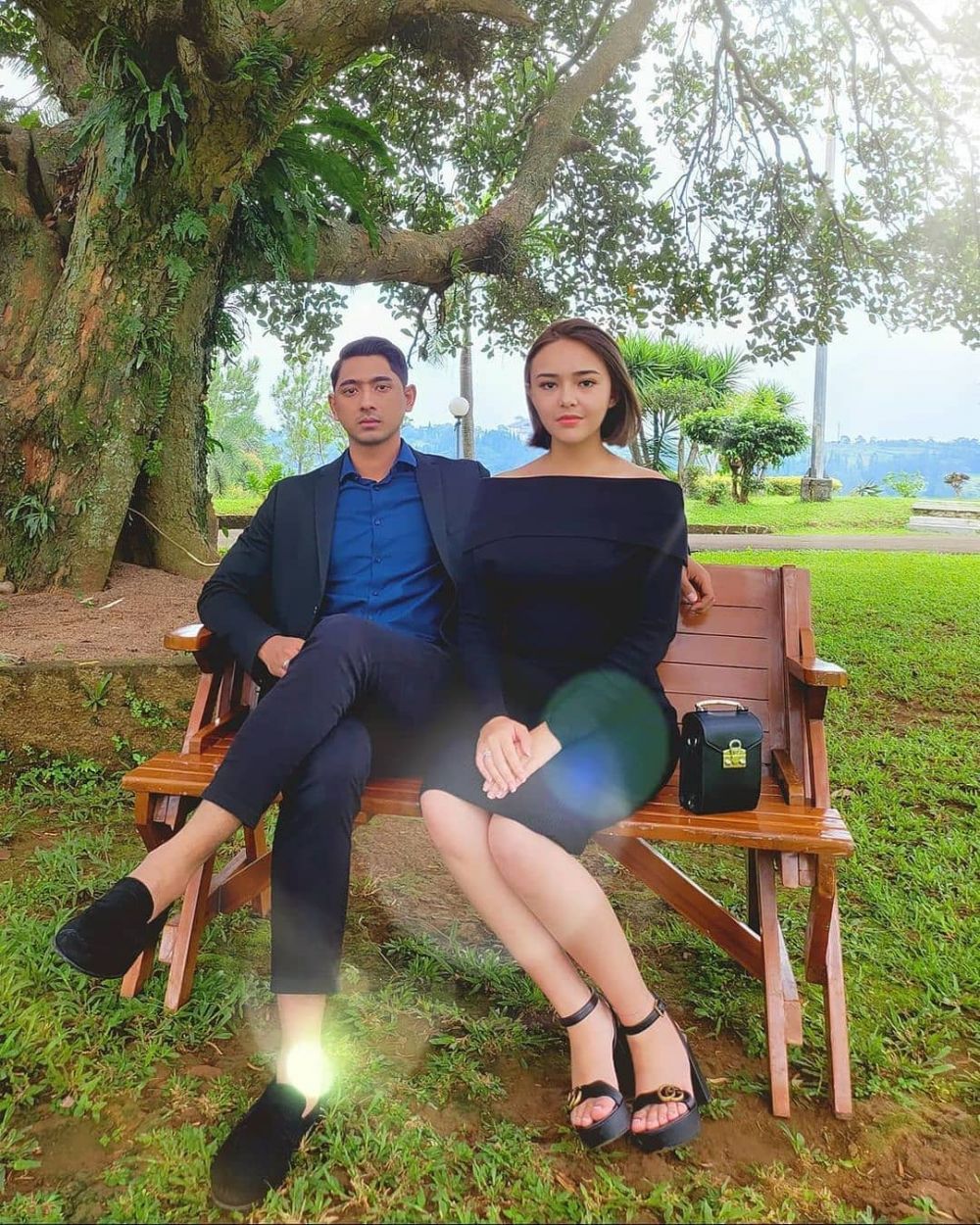 Mesra Mana? 9 Potret Amanda Manopo dengan Arya Saloka Vs Carlo Milk