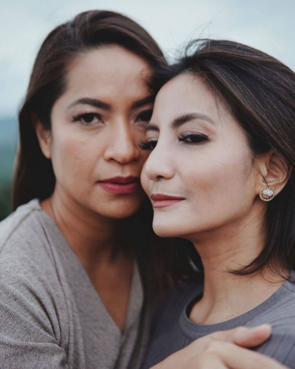 'Mama' Amanda Manopo, 9 Potret Kompak Natasha Dewanti dan Sari Nila