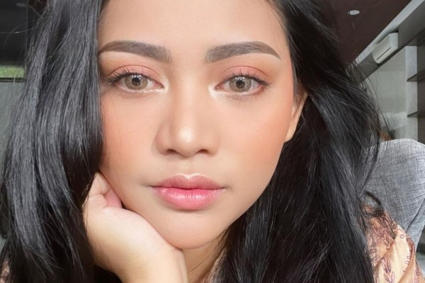Tanpa Hijab! 10 Potret Terbaru Rachel Vennya yang Tuai Pro dan Kontra