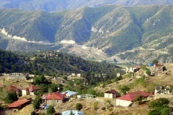 Azerbaijan Cabut Blokade, Nagorno-Karabakh Akhirnya Terima Bantuan