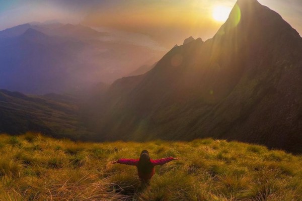 5 Gunung Favorit Travel Blogger Satya Winnie, Sudah Mendaki yang Mana?