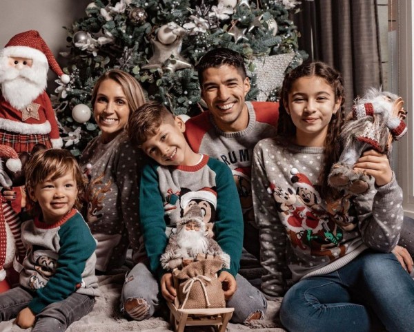 10 Potret Pemain Top Dunia Bersama Keluarga Kecilnya di Momen Natal