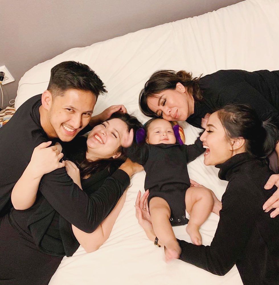 10 Potret Kekompakan Artis dan Saudara Ipar, Bak Saudara Kandung!
