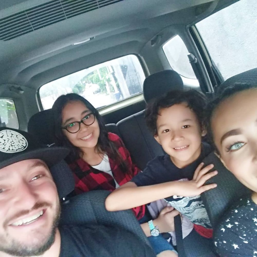 10 Artis Pandai Mencuri Hati Calon Anak Tiri, Bak Anak Kandung