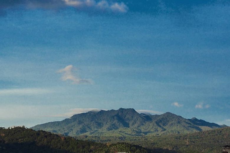 5 Gunung Terbaik di Lampung yang Harus Kamu Taklukkan