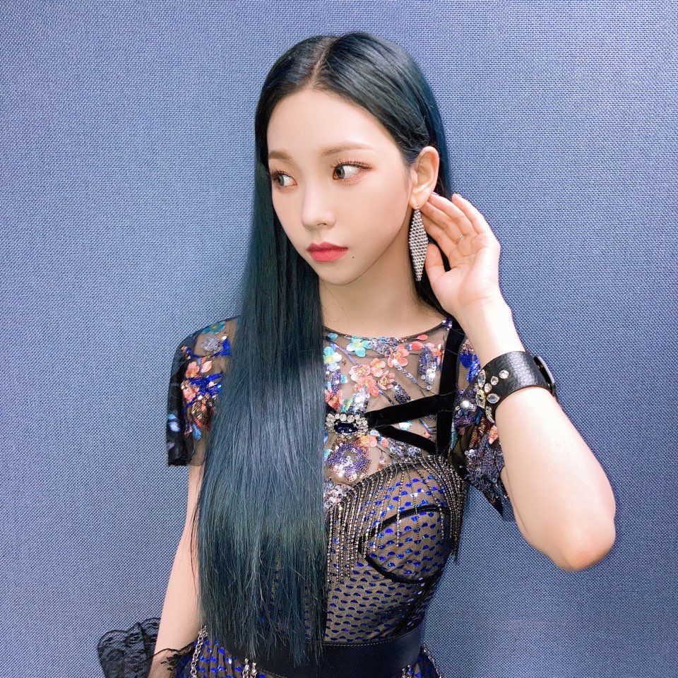 10 Adu Pesona Karina dan Giselle, Dua Member aespa Kelahiran 2000