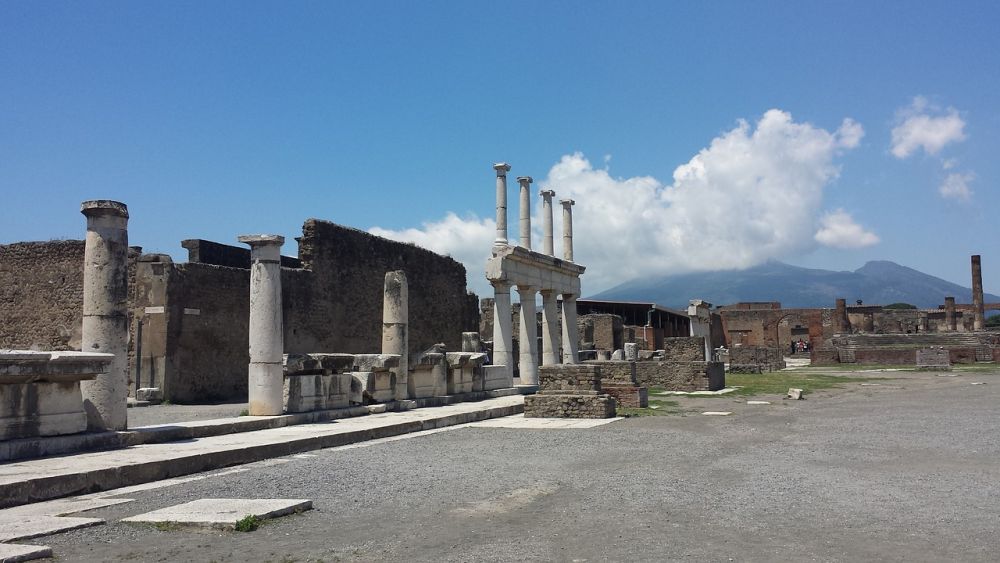 Tempat Penting Dalam Situs Bersejarah Pompeii, Italia