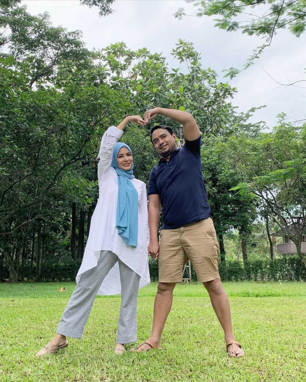 16 Tahun Menikah, 9 Potret Mesra Meisya Siregar dan Bebi Romeo