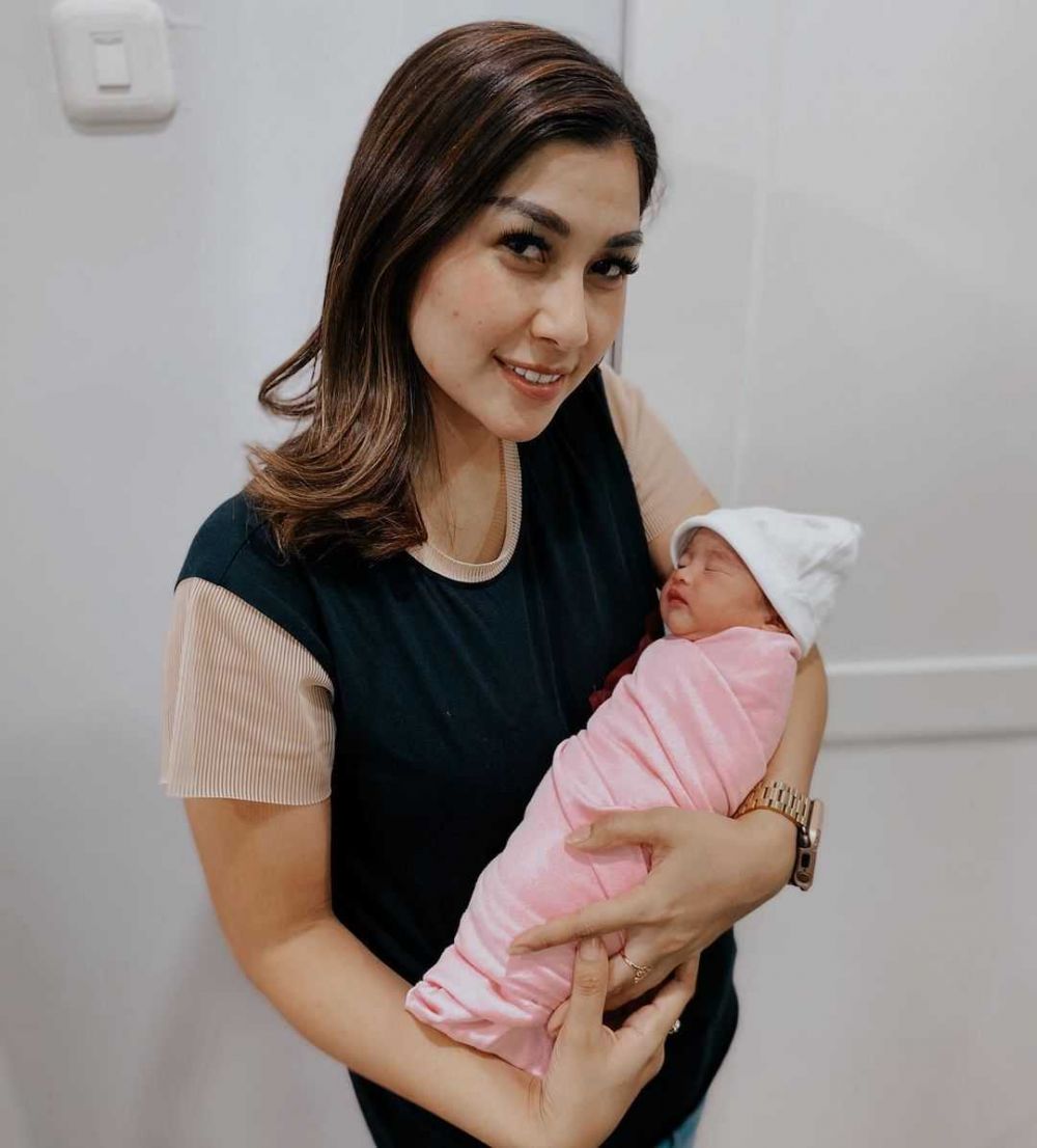 Tante Idaman 10 Foto Manis Nisya Ahmad Zayn Dan Zunaira