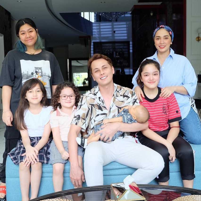 Ayah Lima Anak, 10 Potret Andhika Pratama Family Man Banget