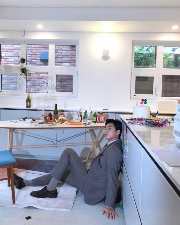 11 Foto Kocak Aktor Korea di Instagram Ini Bikin Geleng-Geleng Kepala