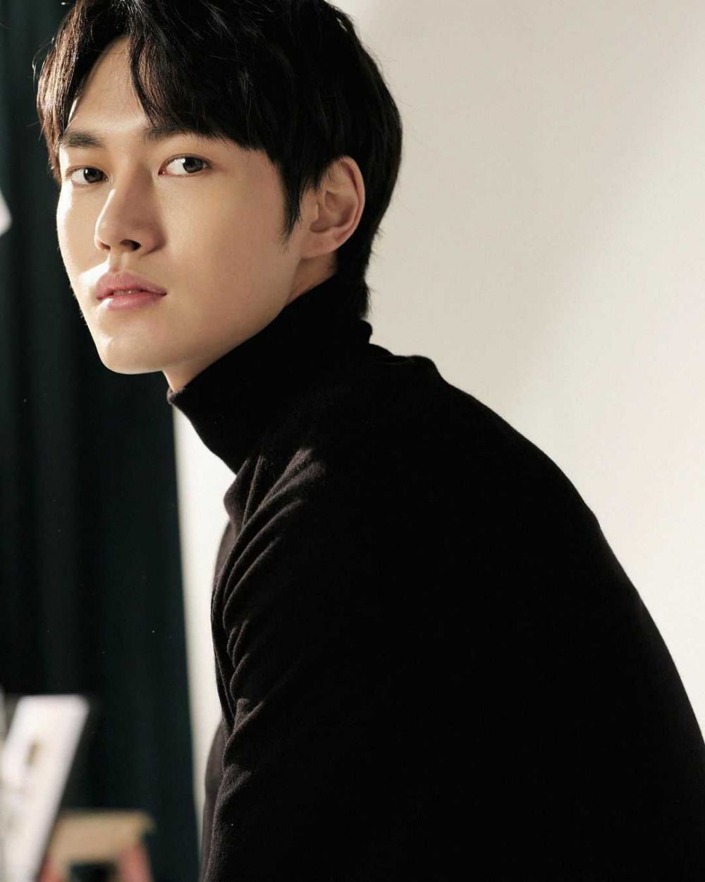 9 Fakta Lee Tae Ri Pemeran Hyunbin di True Beauty