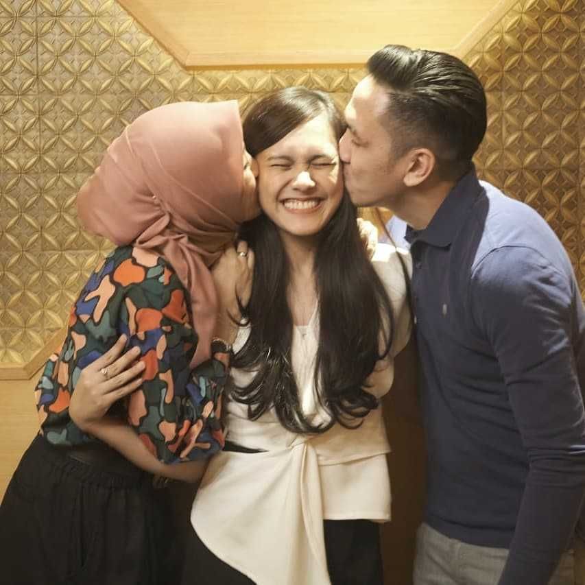 Mantap Pindah Agama, 10 Potret Ananda Kakak Alyssa Soebandono