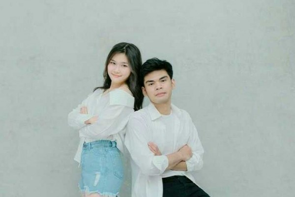 10 Potret Mesra Ojan 'Tatap Mata Saya' Bareng Pacar, Bikin Iri!