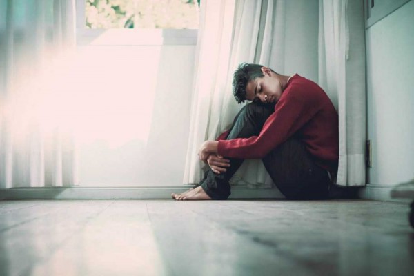 5 Tips Bijak Menyikapi Cinta Bertepuk Sebelah Tangan
