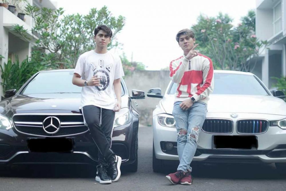 9 Ide Gaya dengan Ripped Jeans  ala Rizky Billar, Stylish Abis!