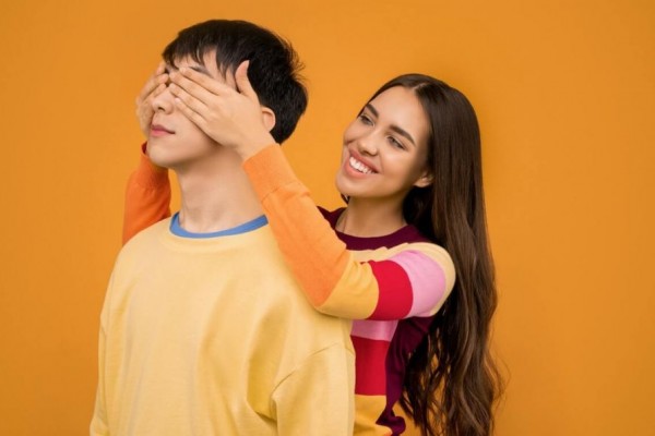 10 Perkataan Perempuan yang Disukai Laki-Laki, Bikin Meleleh