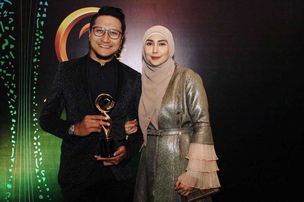 Dulu Mantan Host Gosip, 9 Pesona Menawan Fenita Arie Makin Religius