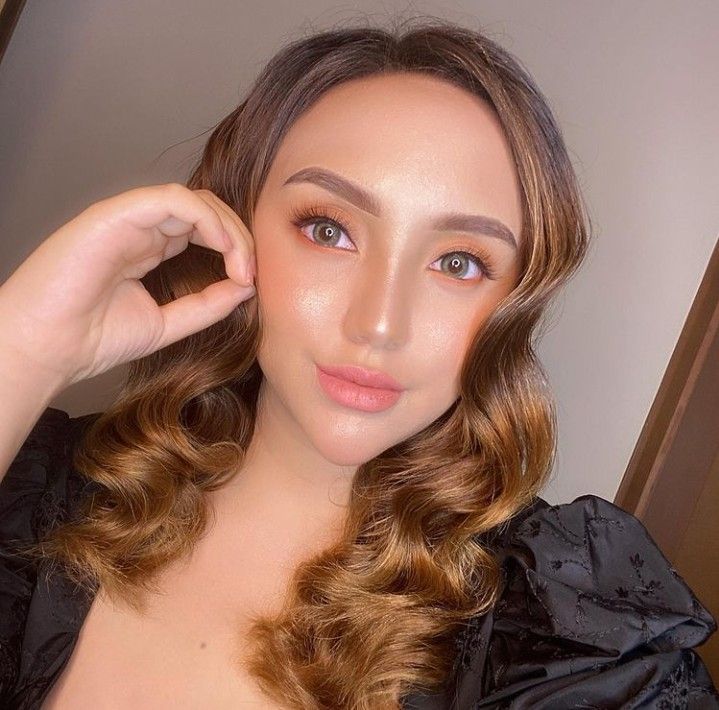 Pamer Bikini di Medsos, 10 Potret Glamor Salmafina Sunan