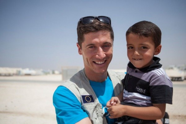 8 Pesepak Bola Aktif yang Terpilih Menjadi Duta UNICEF