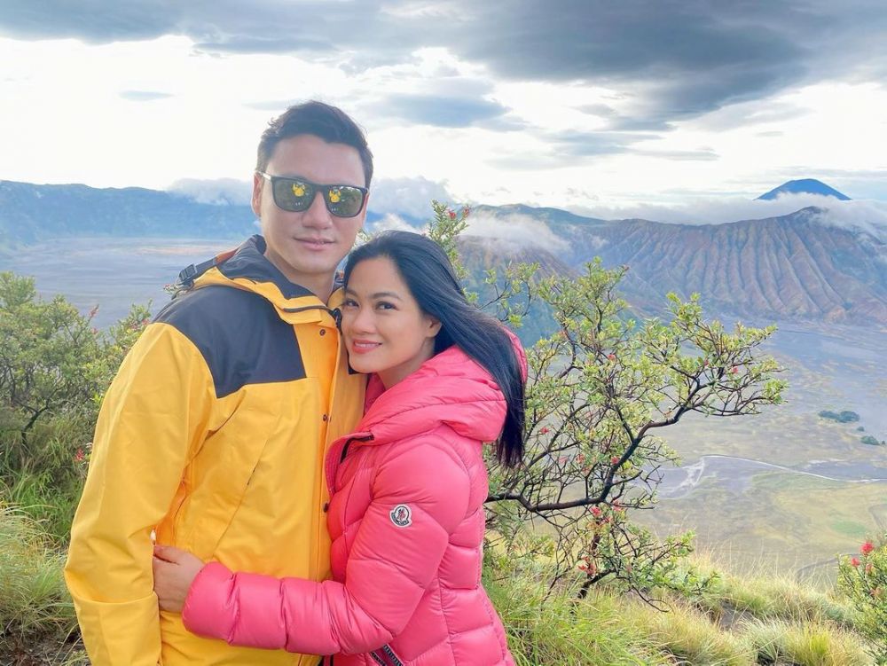 Artis Ini Akhirnya Nikah dengan Mantan Pacar, Jodoh Tak Akan Lari