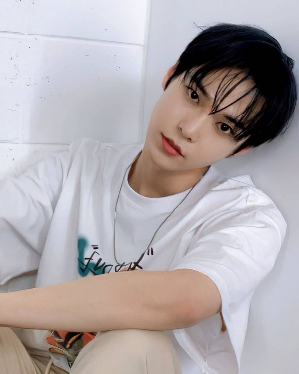 9 Potret Doyoung NCT yang Bikin Jatuh Hati