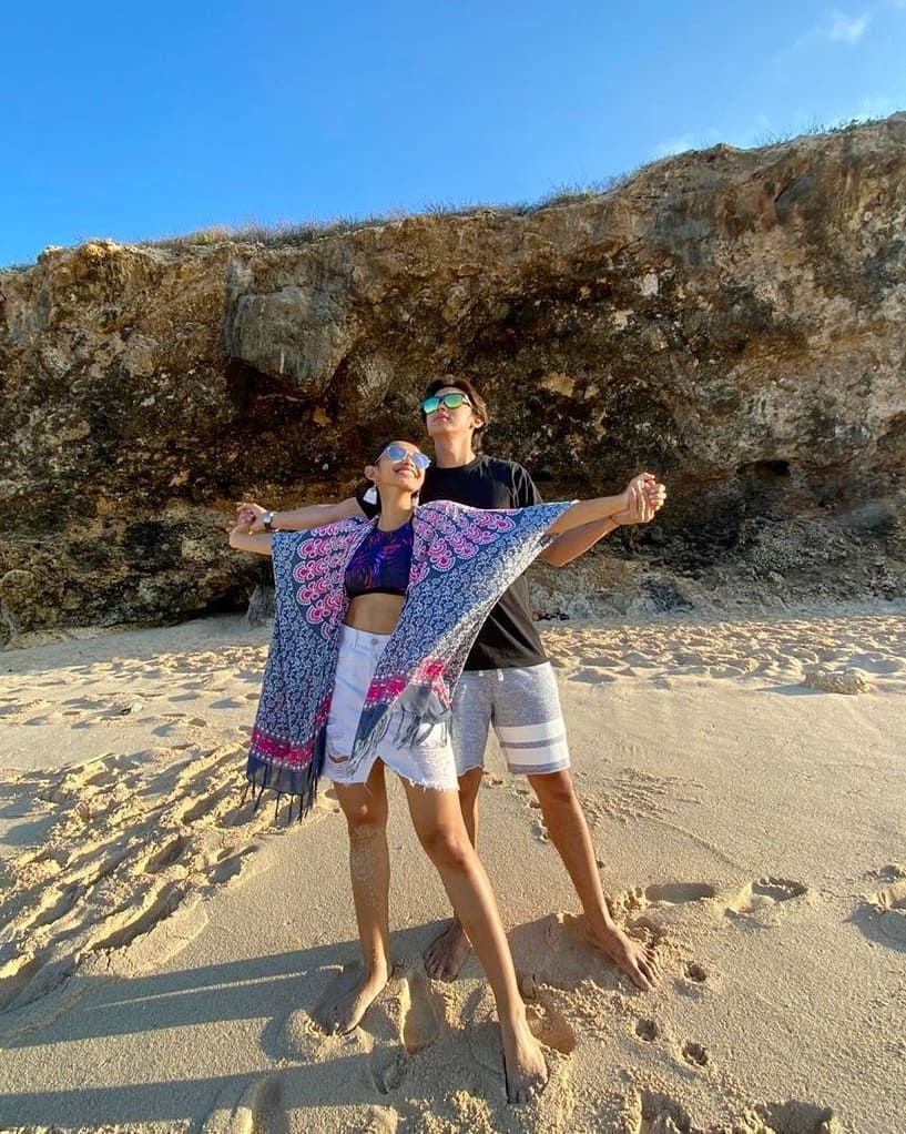 Kerap Dikira Pacaran, 9 Potret Hangat Artis Pria dengan Adik Perempuan