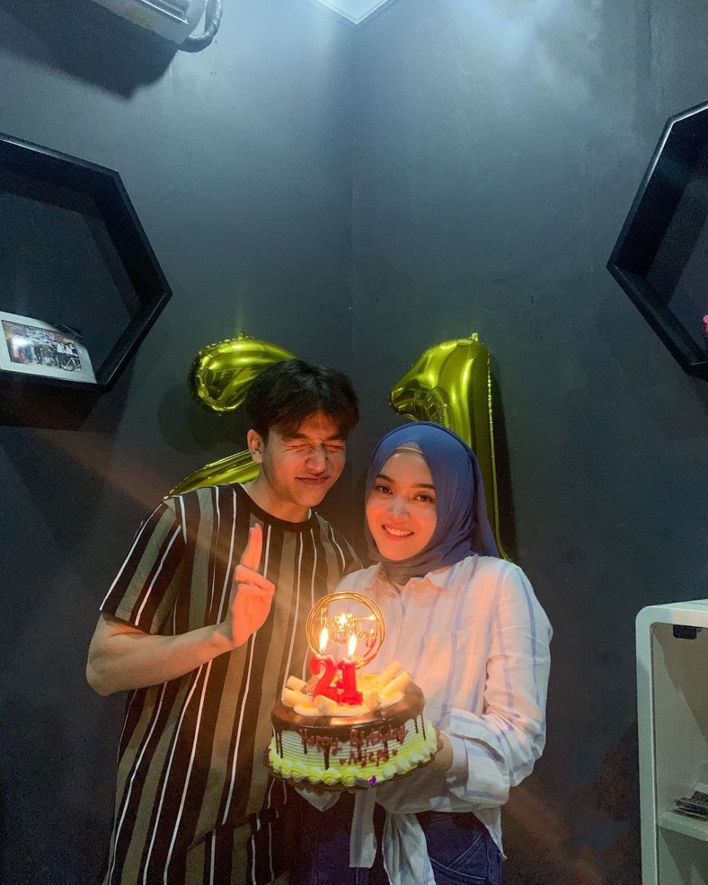 Beda Agama, 9 Potret Intim Putri Delina Anak Sule dengan Kekasih
