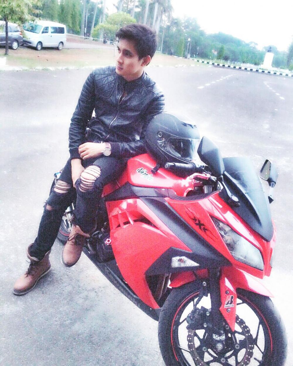 9 Pesona Arya Saloka dan Carlo Milk di Atas Motor, Andin Terpikat
