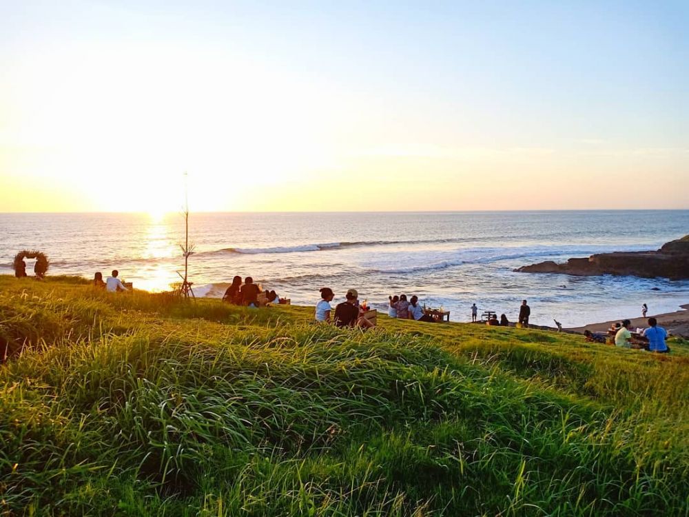 5 Rekomendasi Pantai Tersembunyi di Bali, Serasa Milik Pribadi! 