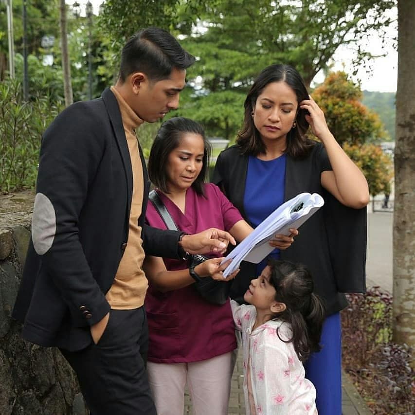 9 Potret Hangat Arya Saloka dengan Mama dan Adik di Ikatan Cinta