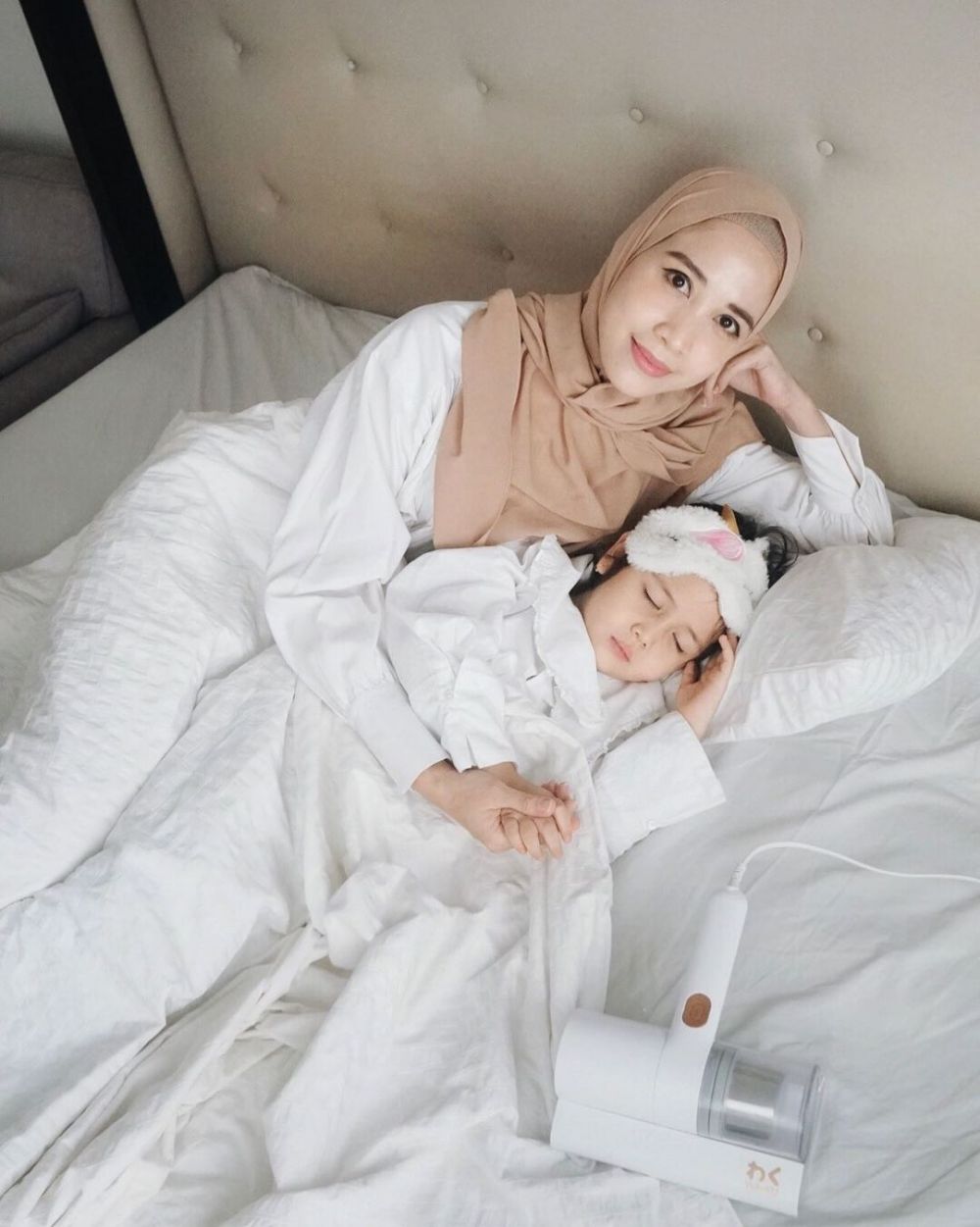Umumkan Positif COVID-19, 10 Potret Fanny Fabriana Isolasi di Rumah
